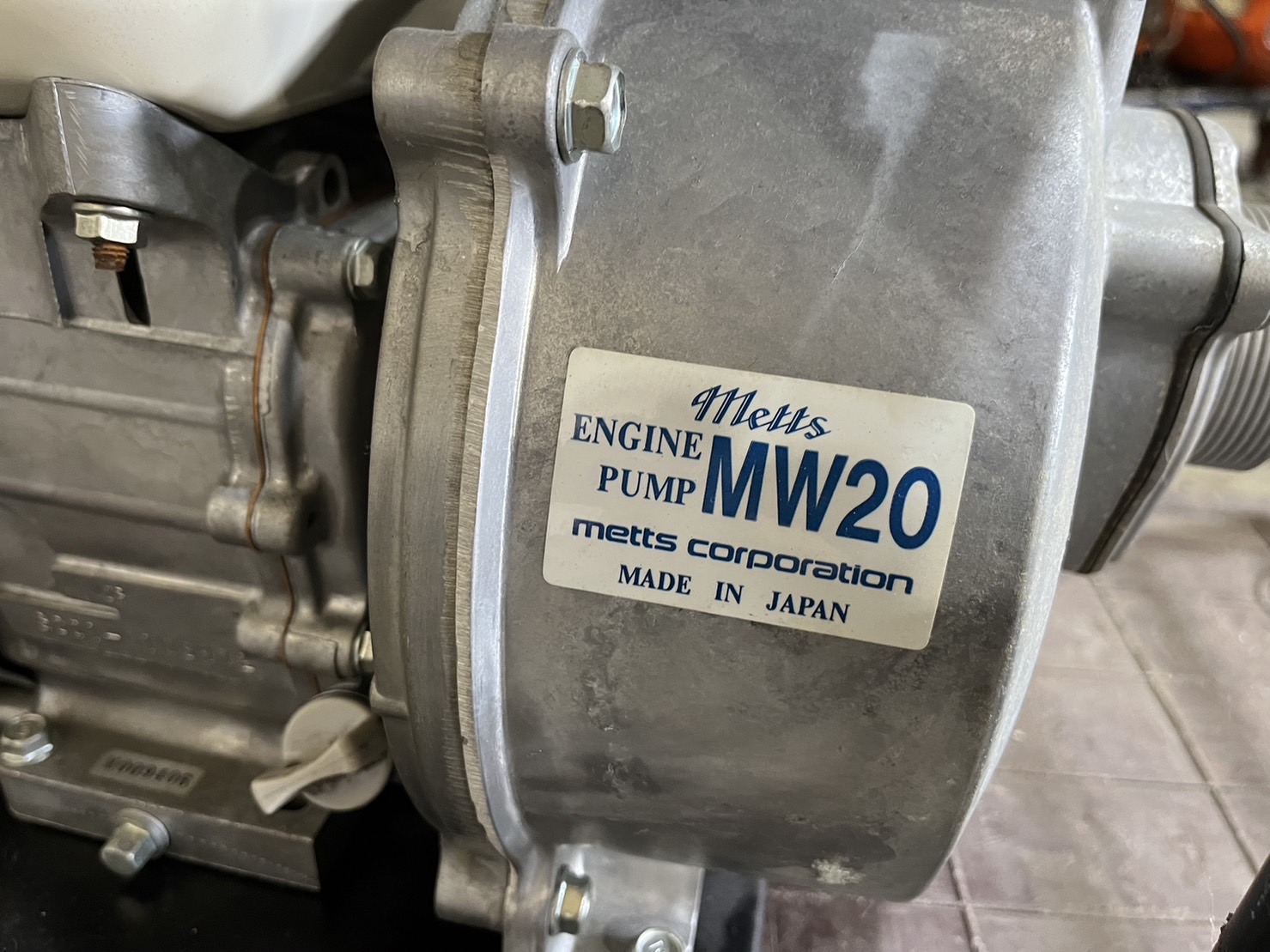 エンジンポンプ　MW20