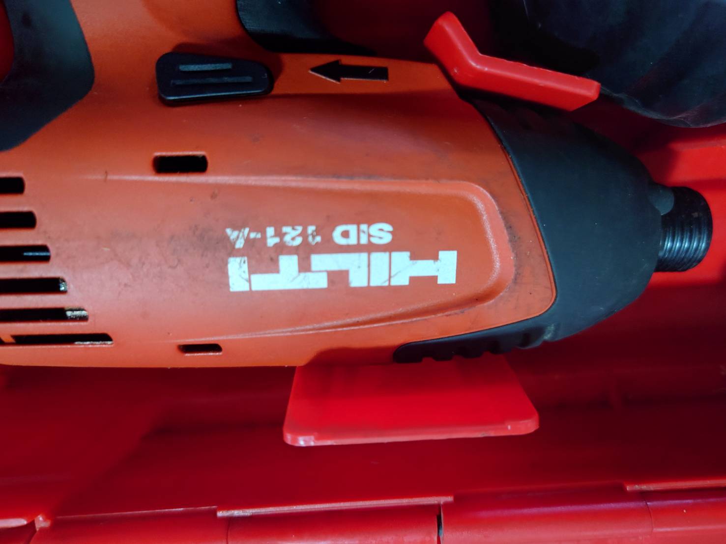 電動インパクトドライバー　ヒルティ　SID121-A