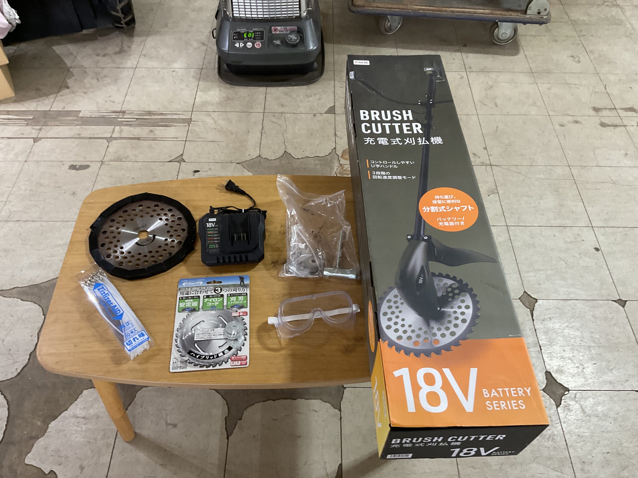 充電式刈払機　DCM    D-KU18V