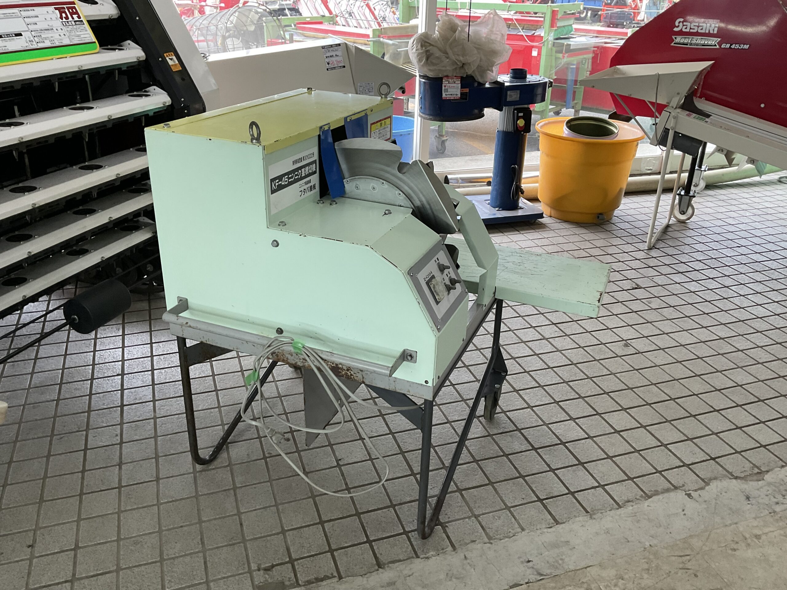 ニンニク茎根切り機　フタバ機械　KF-45