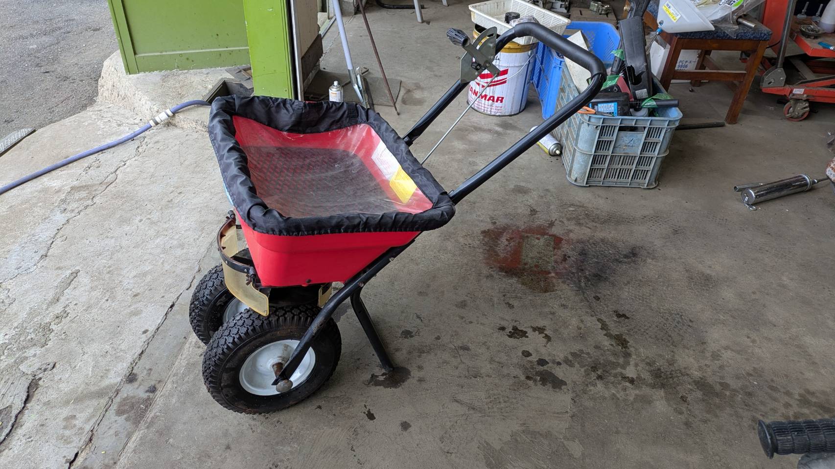 マルチ散布機　和コーポレーション　KT-30PRO