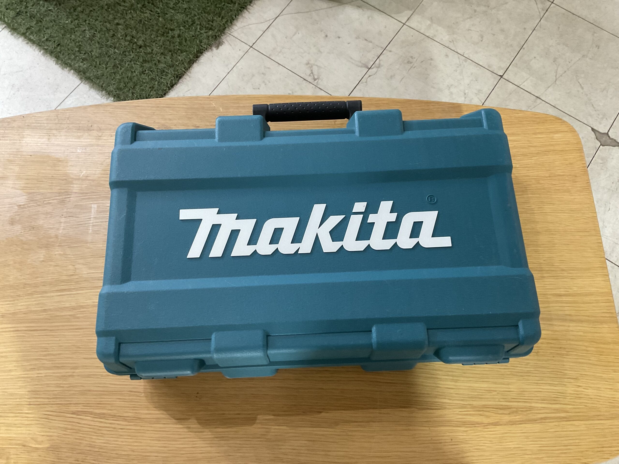充電式タッカ　マキタ　ST312D