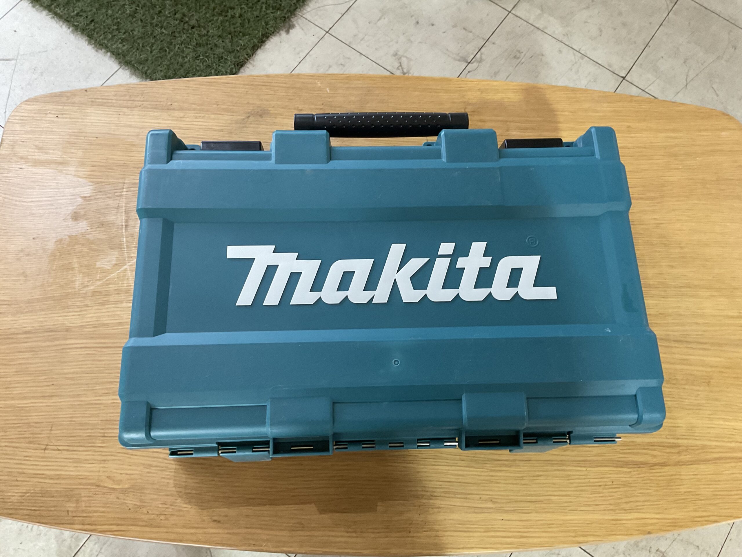 充電式ピンタッカ　マキタ　PT353D