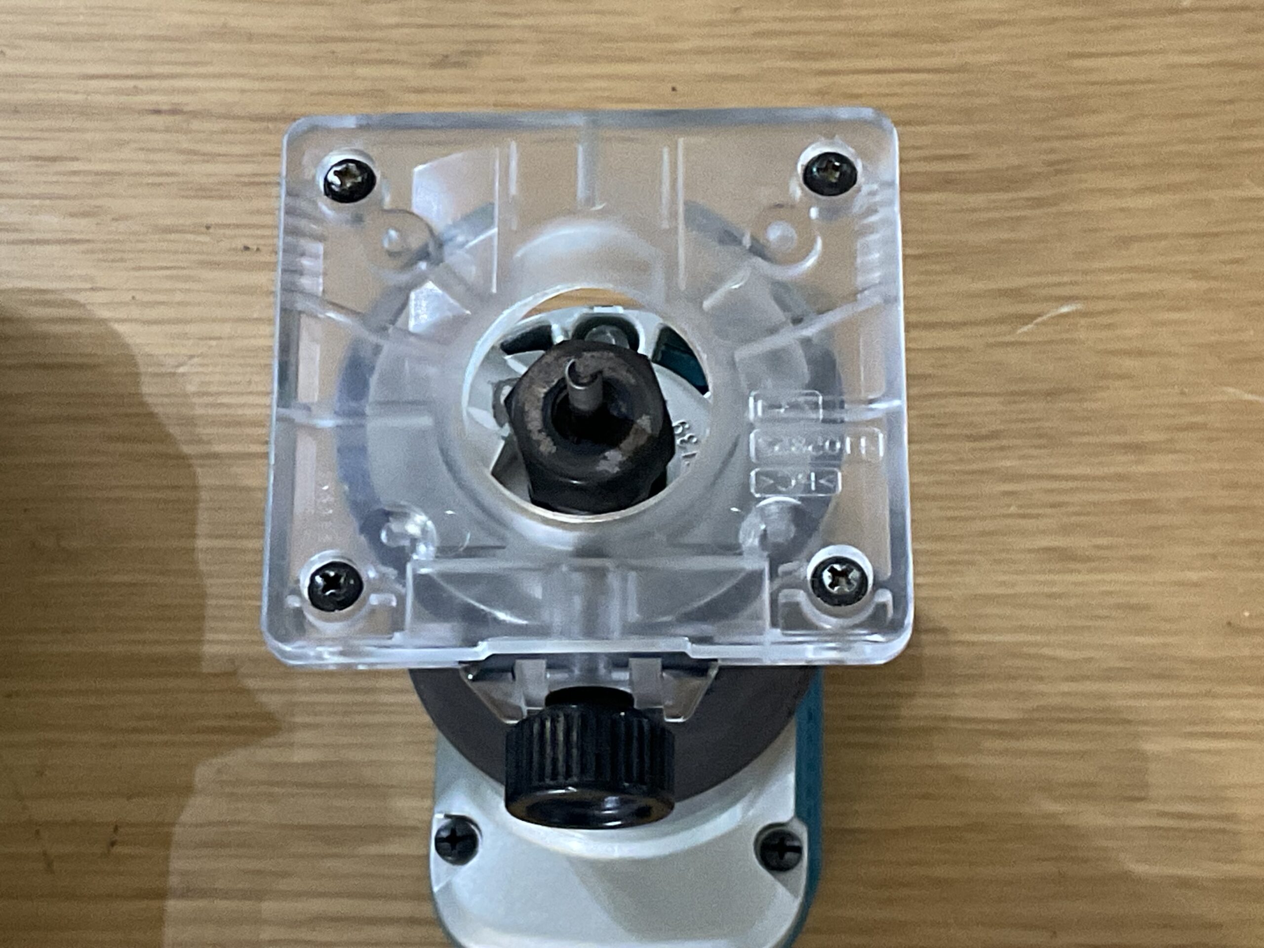 充電式トリマ　マキタ　RT50D