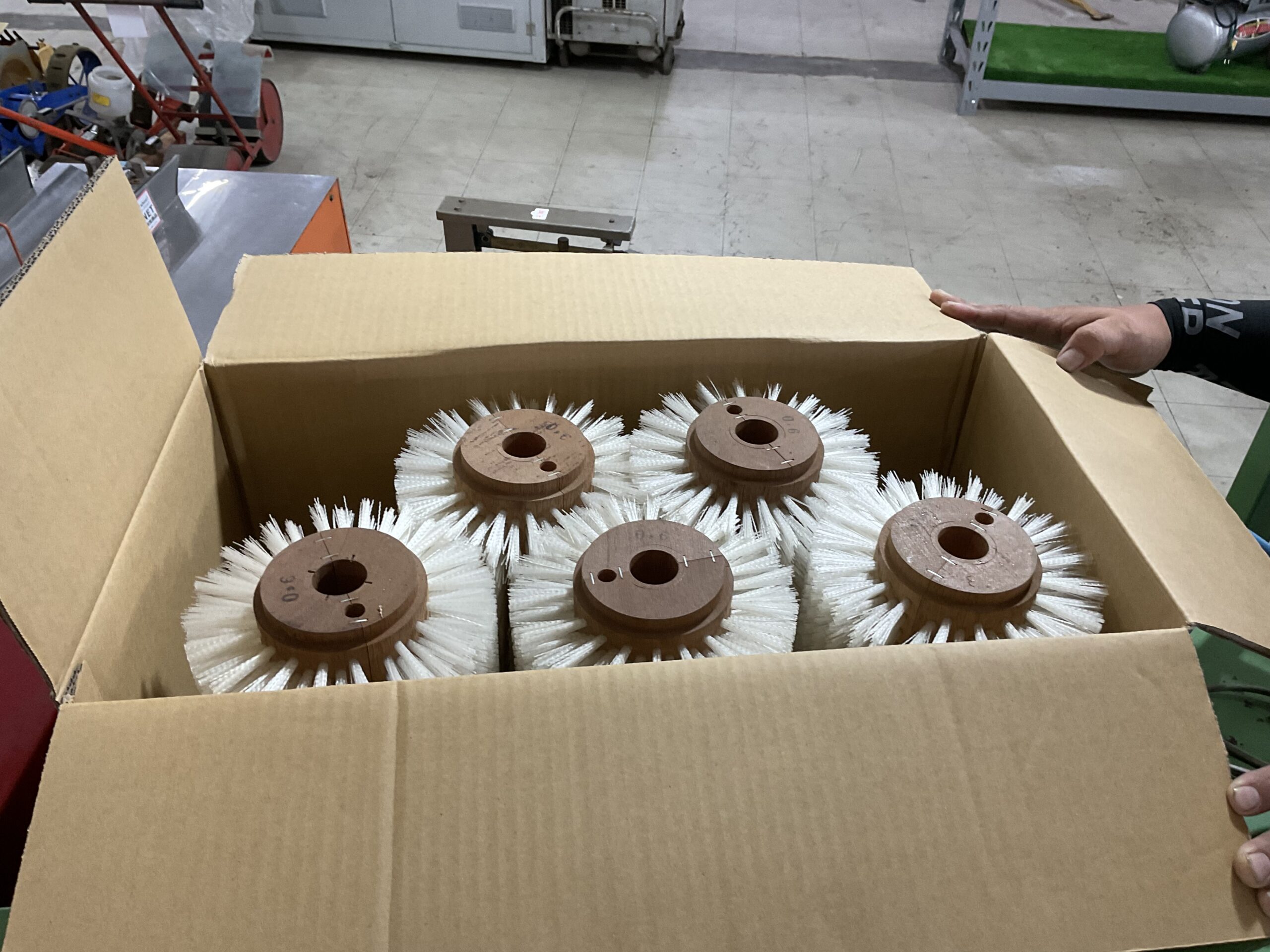 野菜洗い機　サシナミ　Y24-6TU型