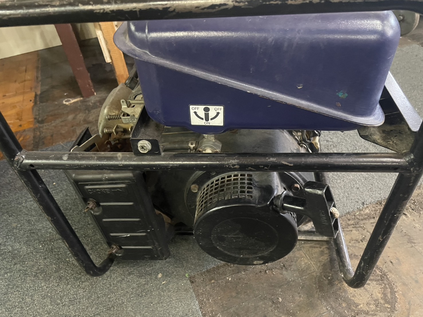 スズキ 発電機 SV2300ｈ