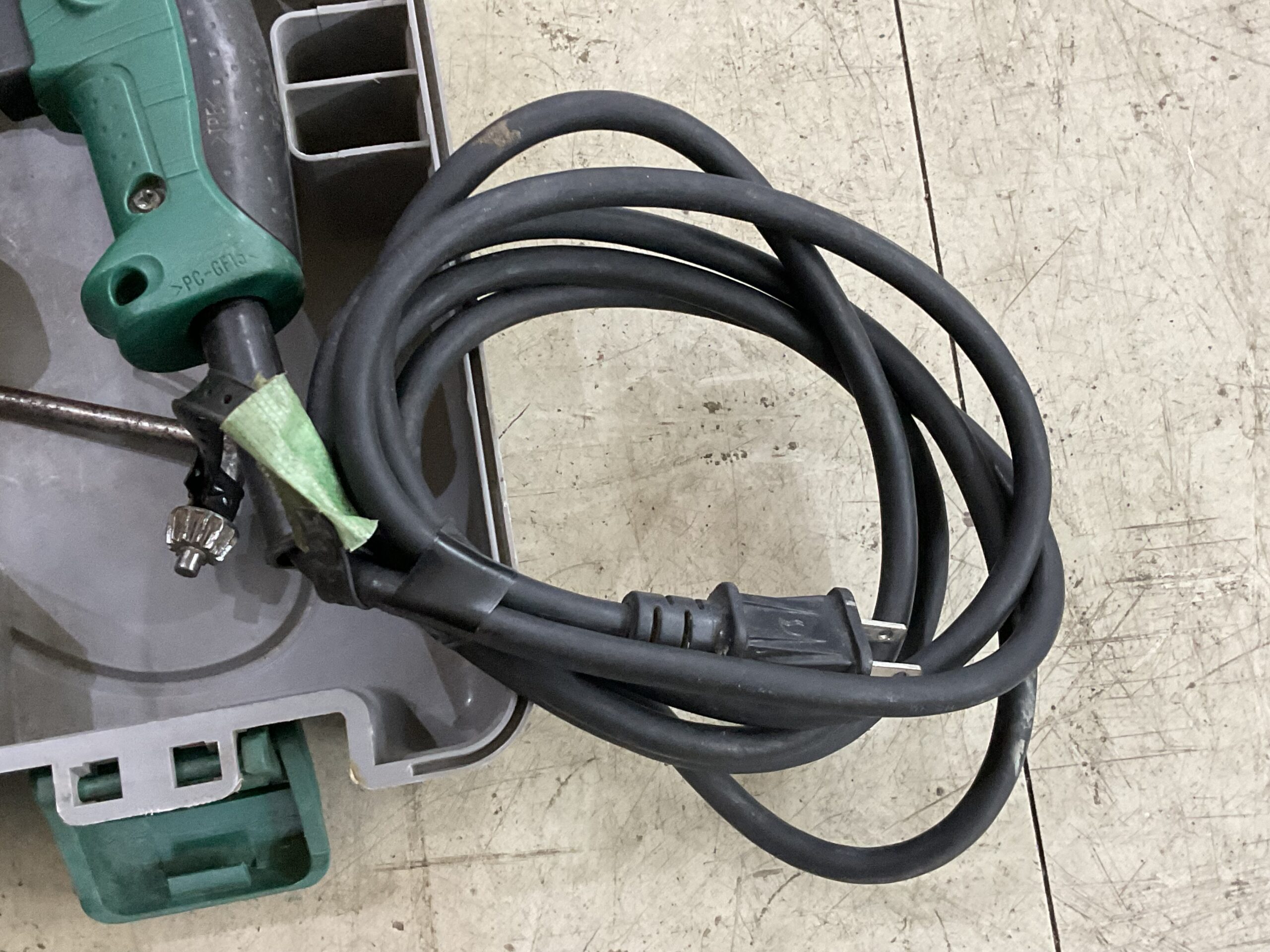 二段変速振動ドリル　日立工機　DV20VB2