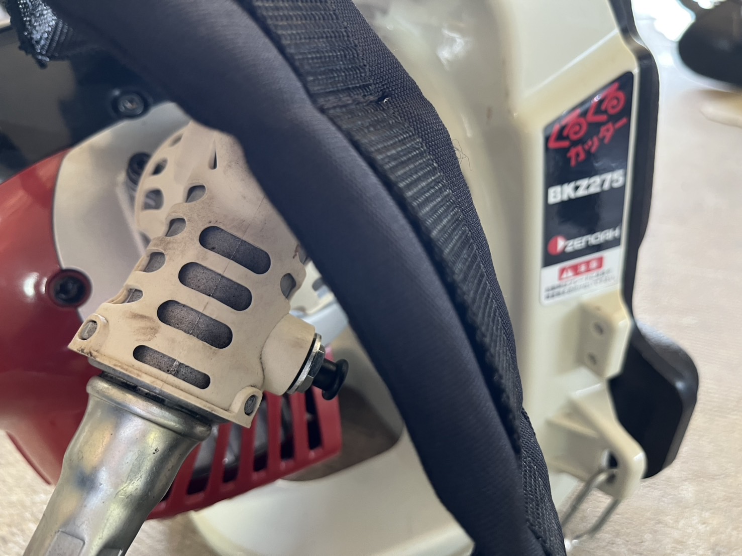 背負い式刈払い機　BKZ275