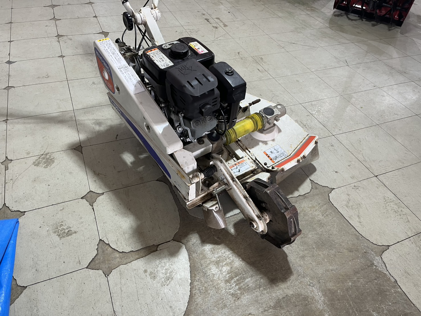 畔草刈り機　GC601