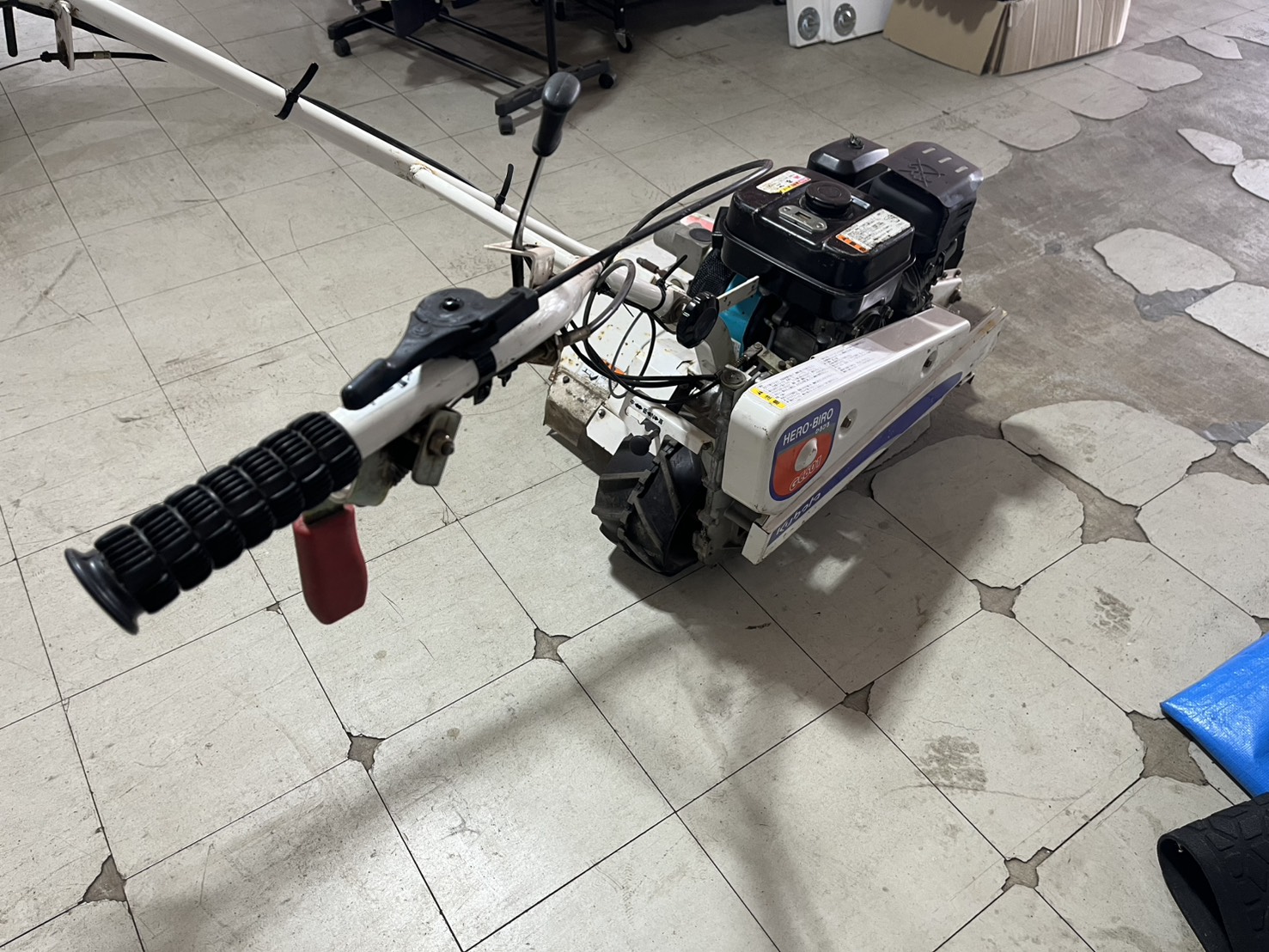 畔草刈り機　GC601