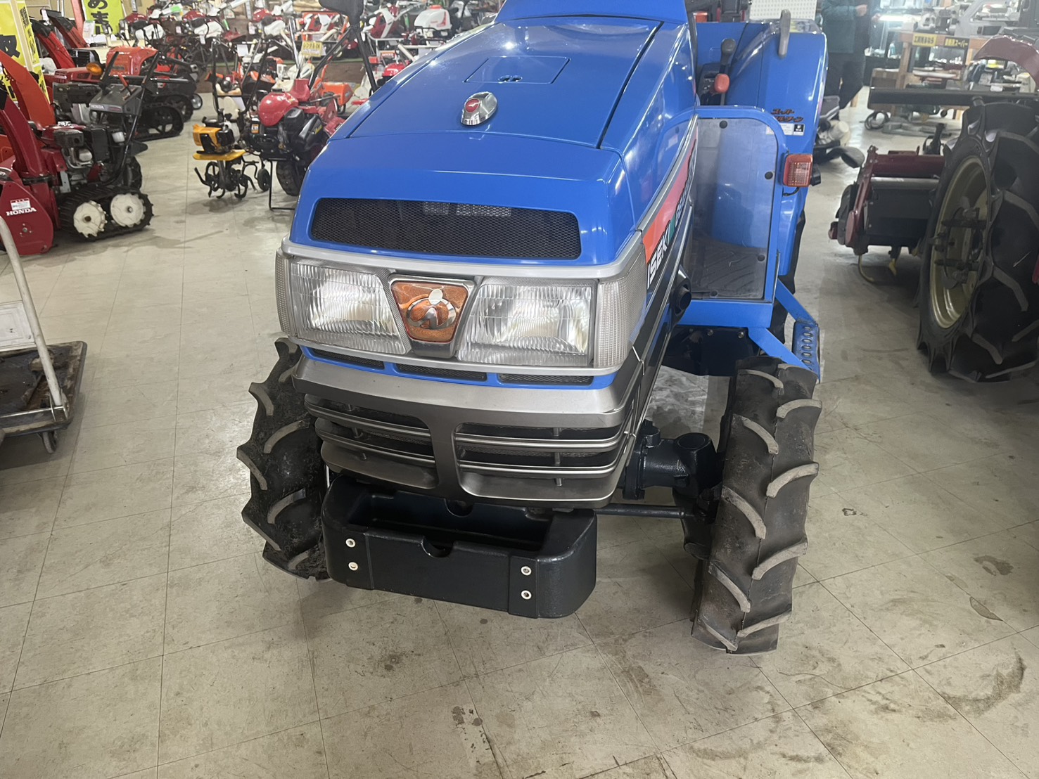 トラクター　TG233F