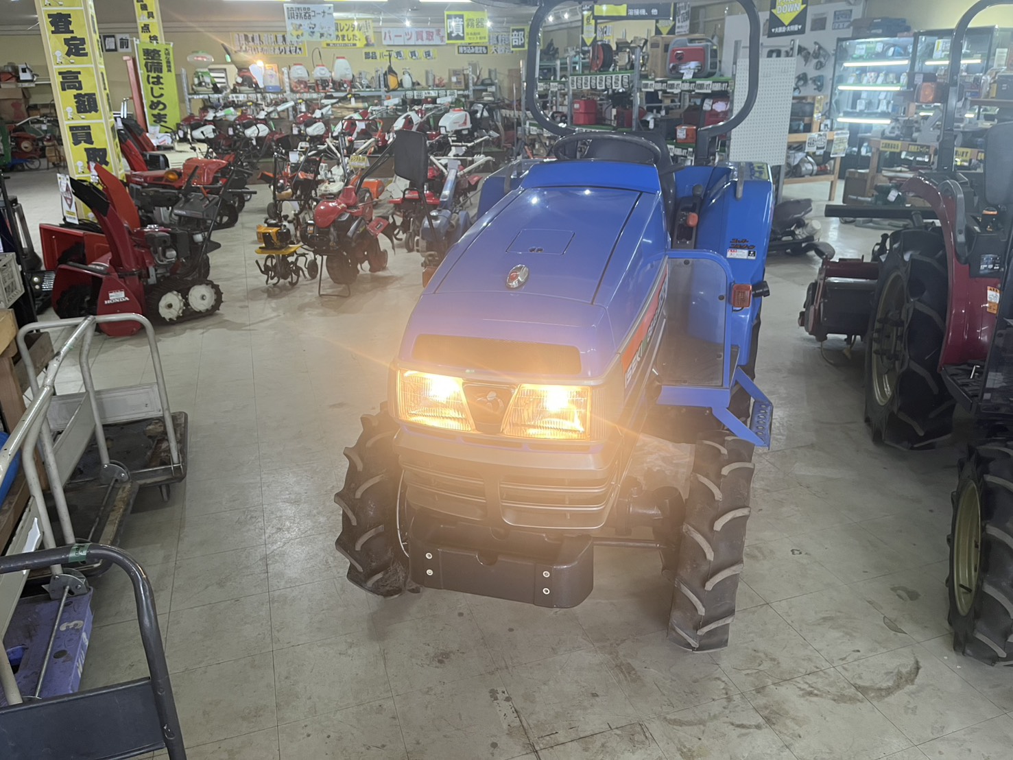 トラクター　TG233F