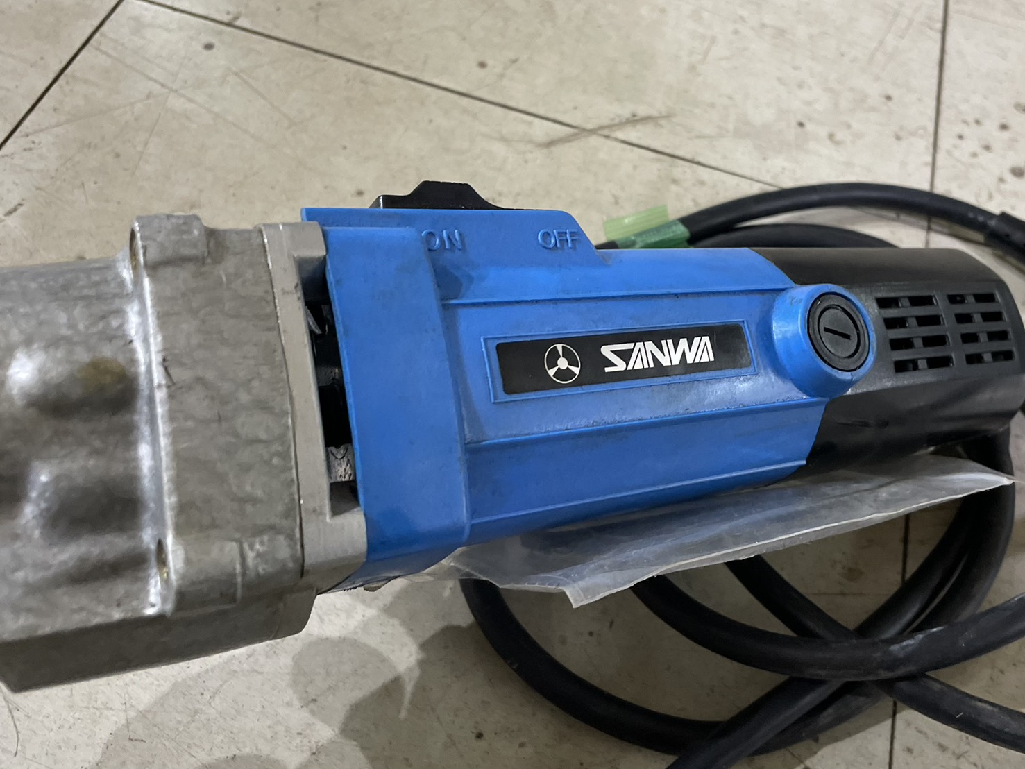 サンワ　エースカッタ　SAH-1600