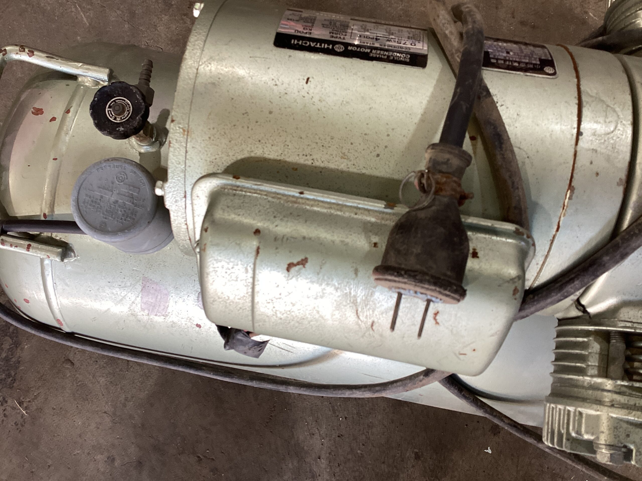 コンプレッサー