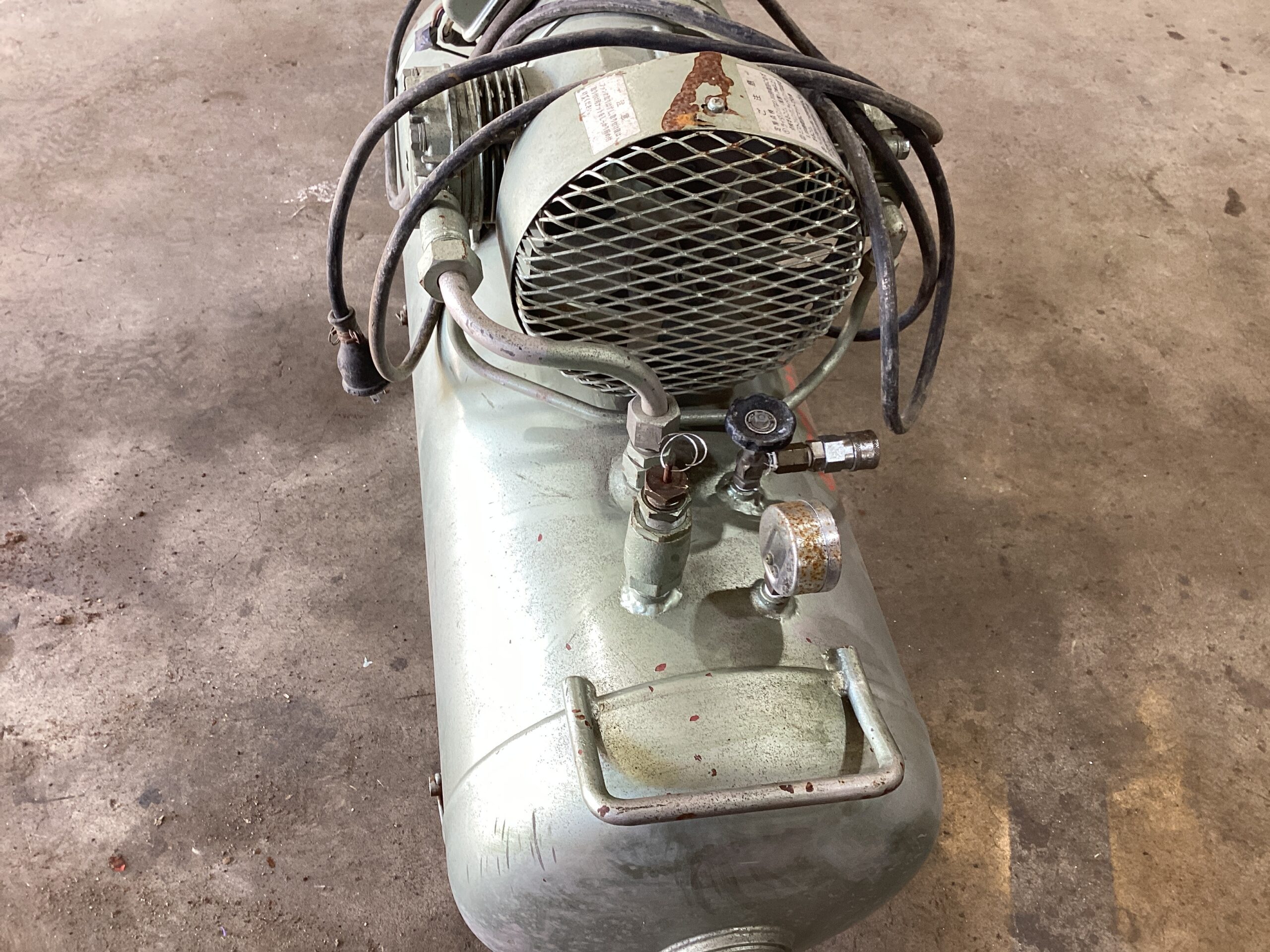 コンプレッサー