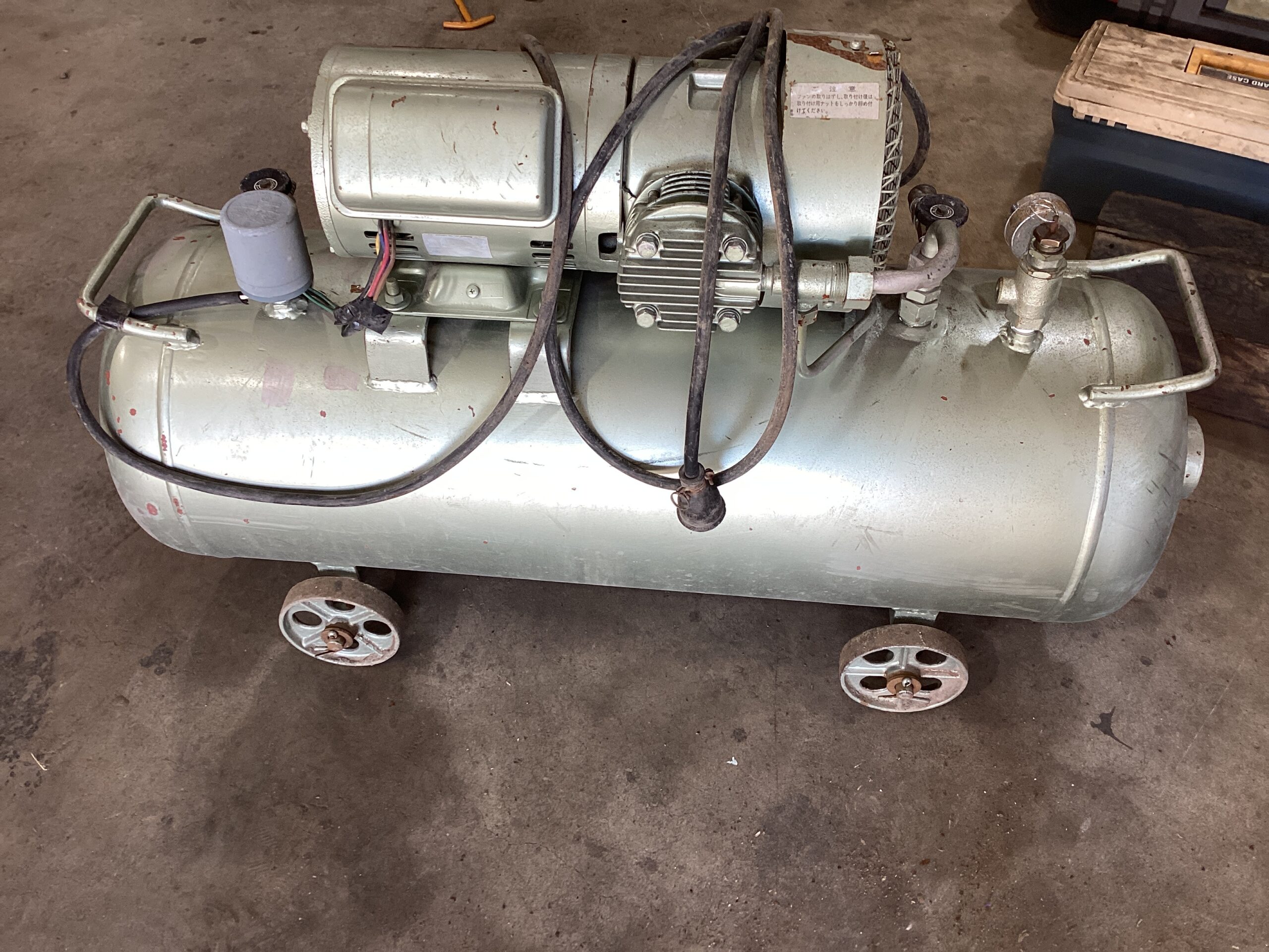 コンプレッサー