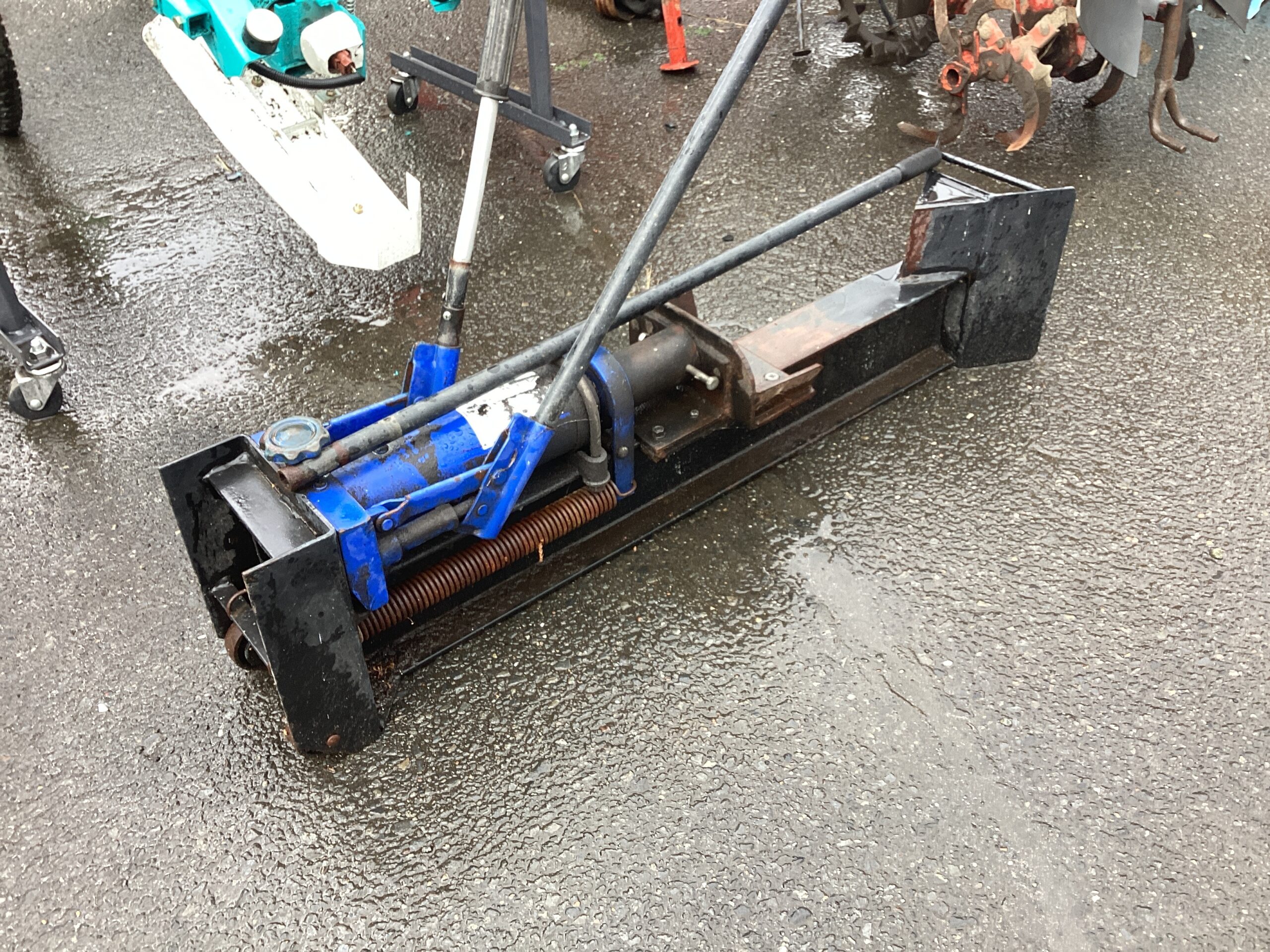 不明薪割り機<span>不明